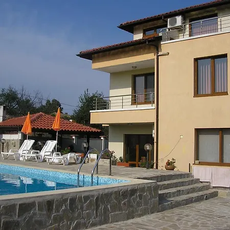 Villa Villa Ravadinovo *